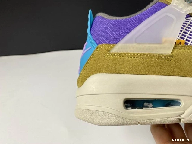 4 Air Moss Desert DJ5718-300 x SP Jordan Union 1101